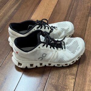 On Running Cloud X Performance Shoes White/Black Mesh
